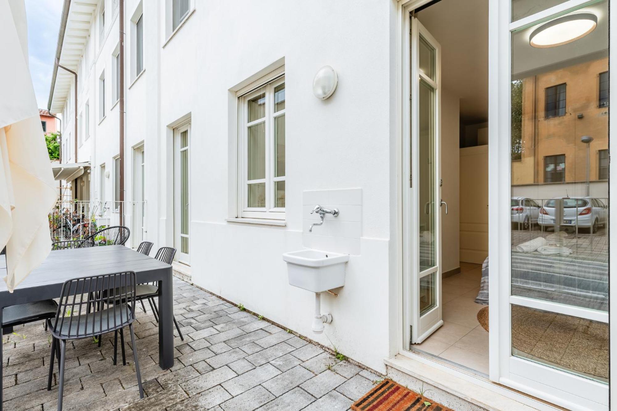 Roped San Martino Garden Apartment